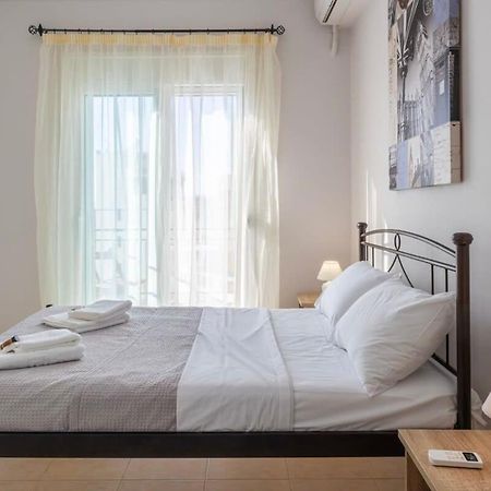 Appartement Comfy Central Square Gem With Balcony à Kalamata Extérieur photo