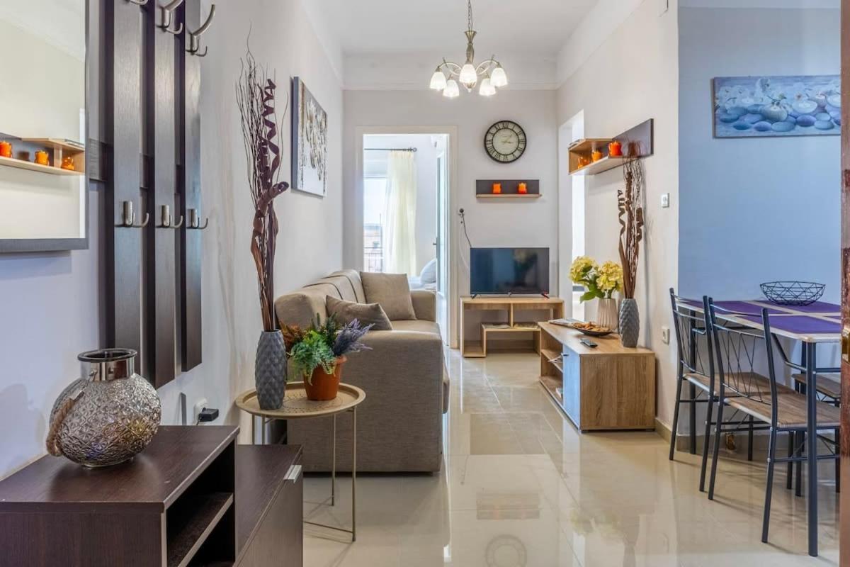 Appartement Comfy Central Square Gem With Balcony à Kalamata Extérieur photo