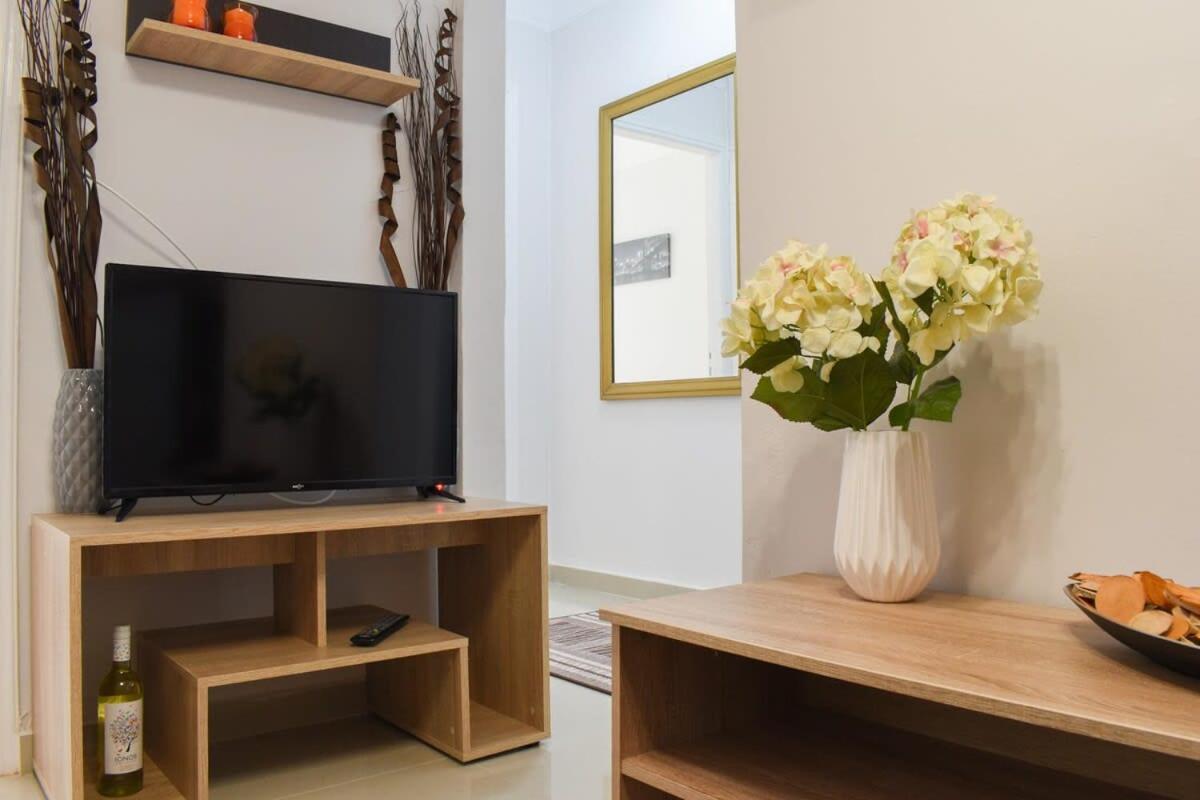 Appartement Comfy Central Square Gem With Balcony à Kalamata Extérieur photo